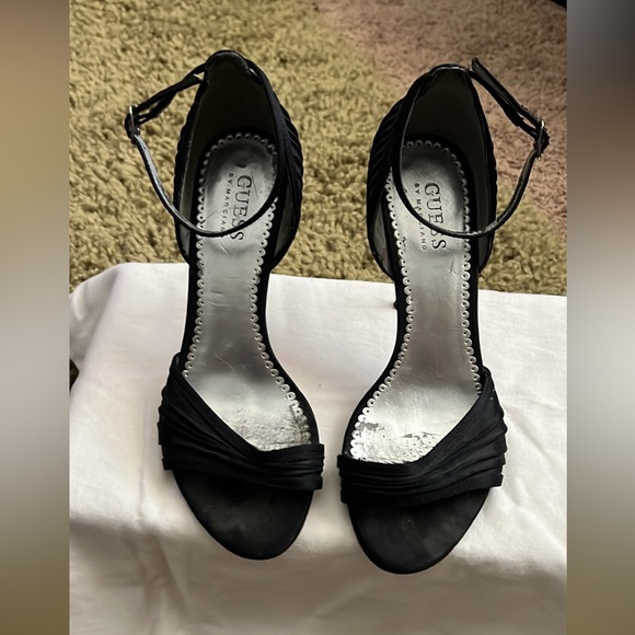 Sexy satin heels Size 6 - Picture 2 of 3